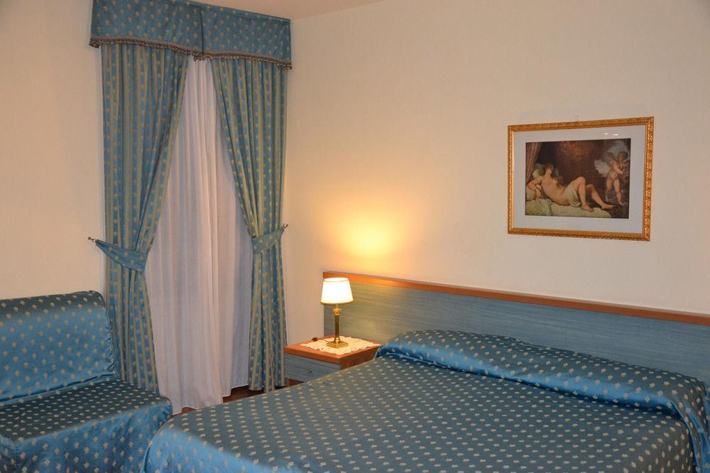 Apartament Palazzo Donarelli Rzym Zewnętrze zdjęcie