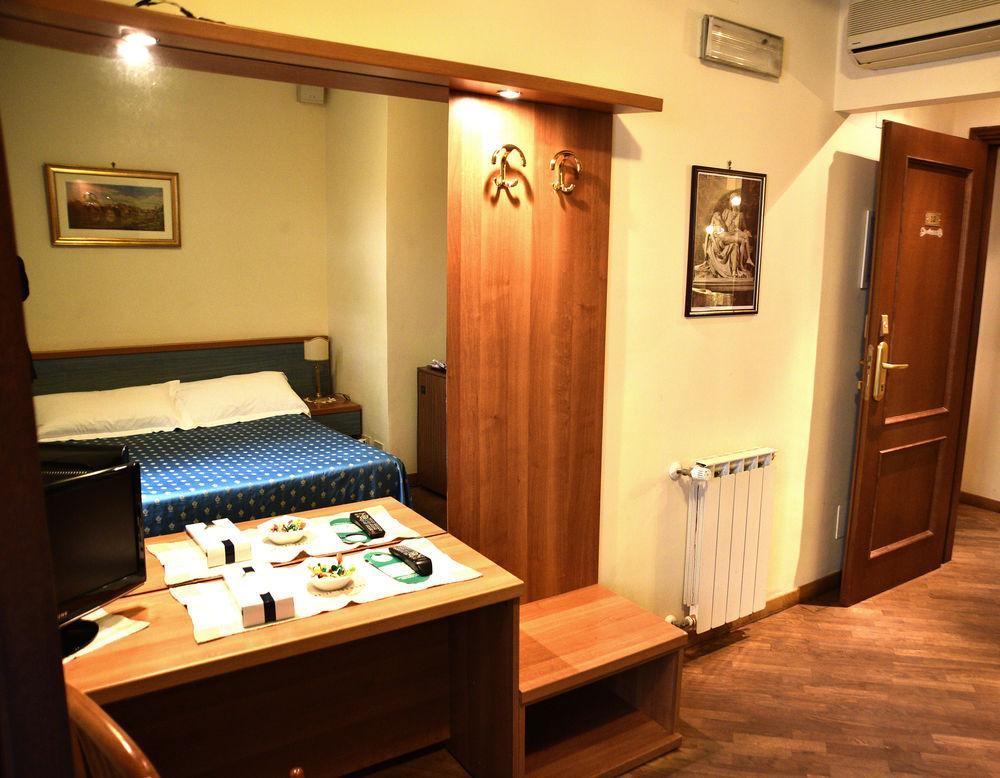 Apartament Palazzo Donarelli Rzym Zewnętrze zdjęcie